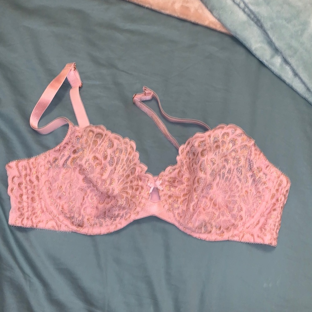 Beautiful, light pink and metallic rose gold lace, unlined bra